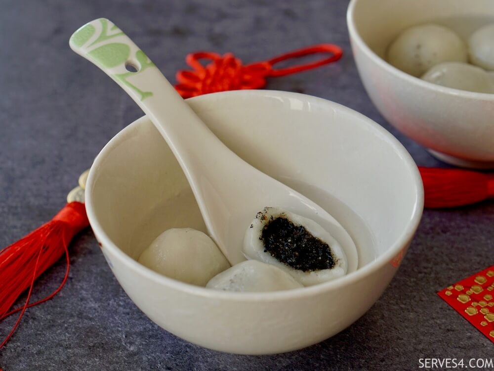 Glutinous Rice Balls with Black Sesame (汤圆)