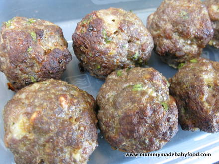 Baby Finger Foods: Beef Meatballs