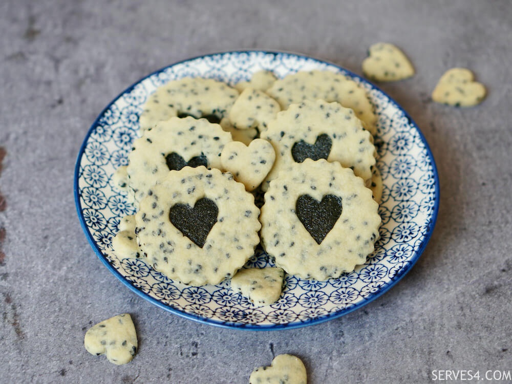 These black sesame cookies are completely addictive - I challenge you to stop after eating just one of these buttery, crumbly and nutty delights!
