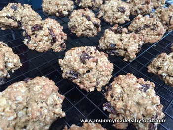 Home Made Cake: Oatmeal Raisin Cookies