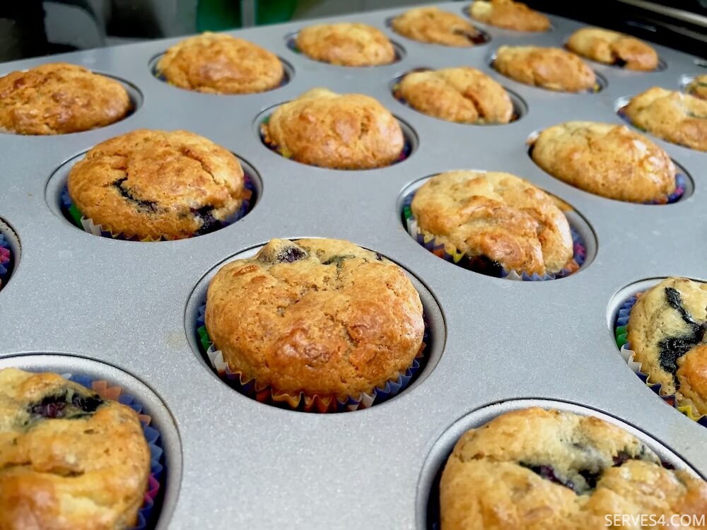 Home Made Cake: Sugar-Free Banana and Blueberry Mini Muffins