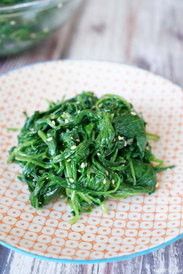 seasoned Korean spinach with garlic, sesame oil, salt and sesame seeds