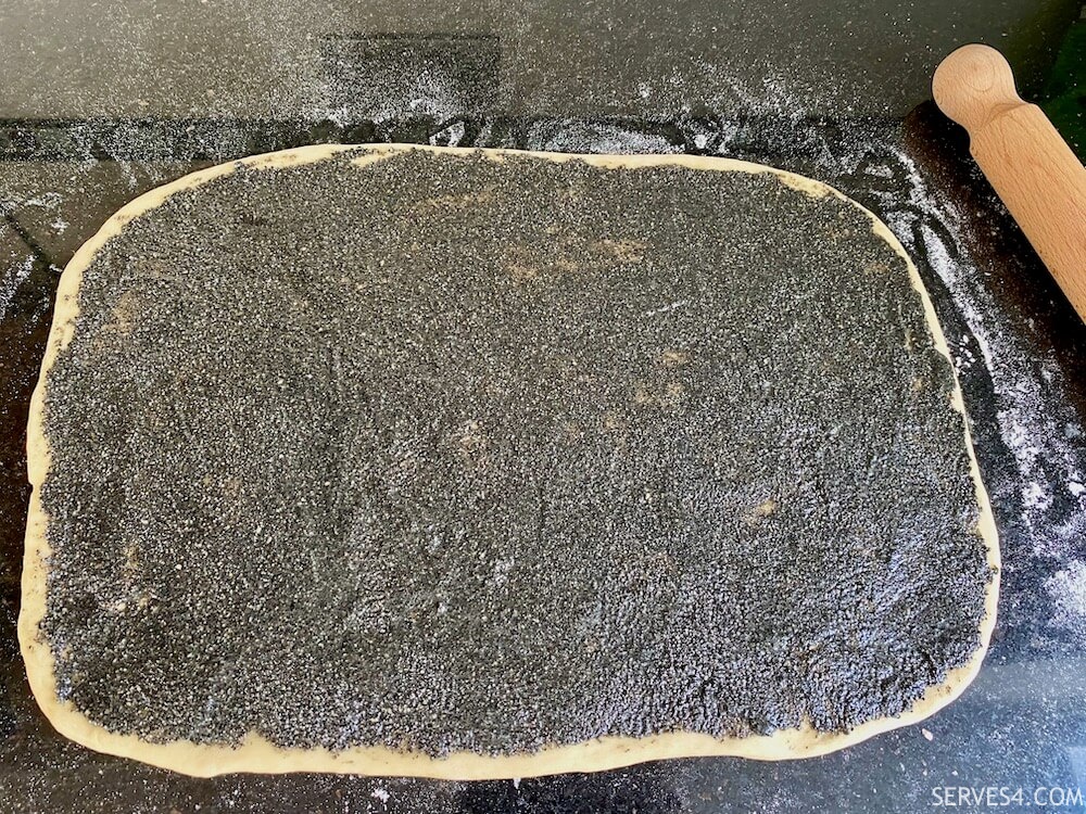 Making Black Sesame Buns