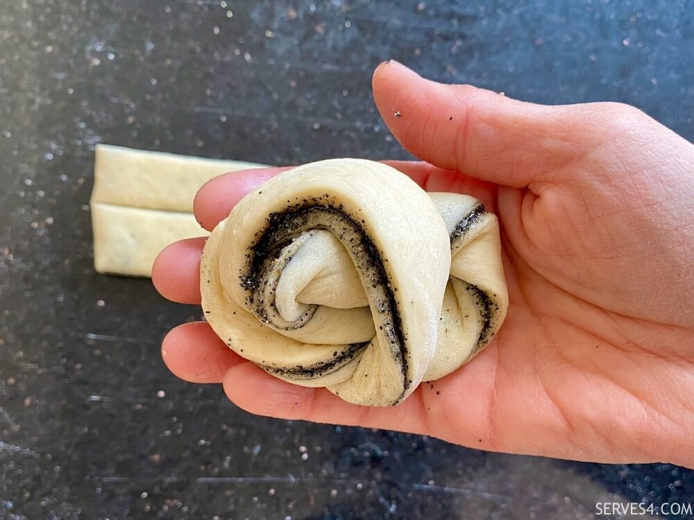 Making Black Sesame Buns