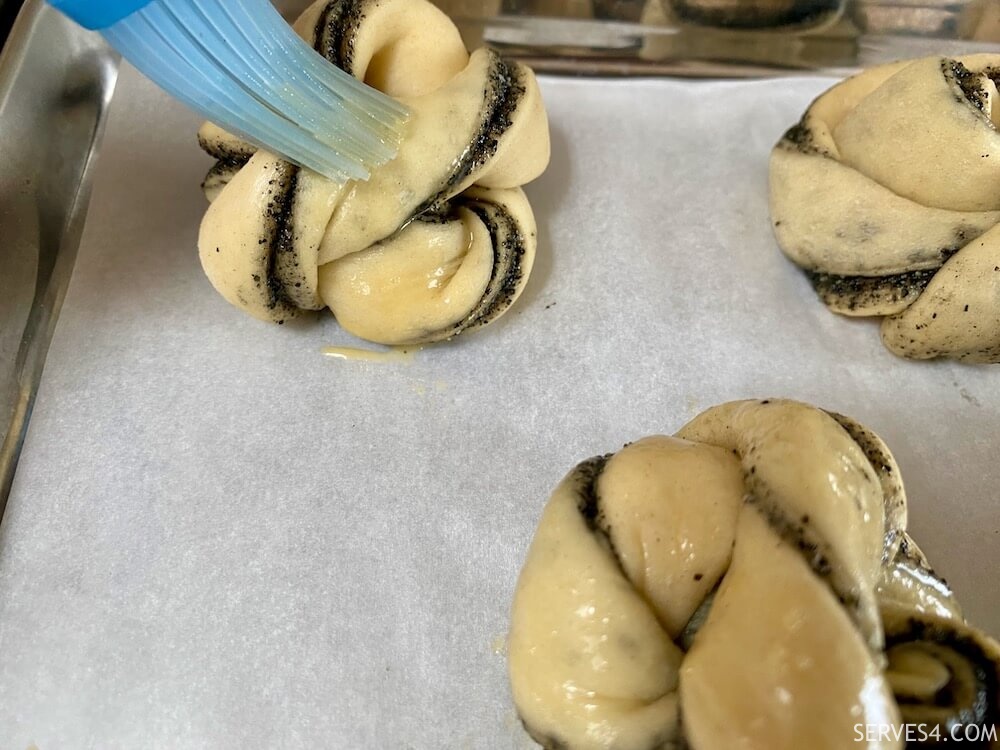 Making Black Sesame Buns