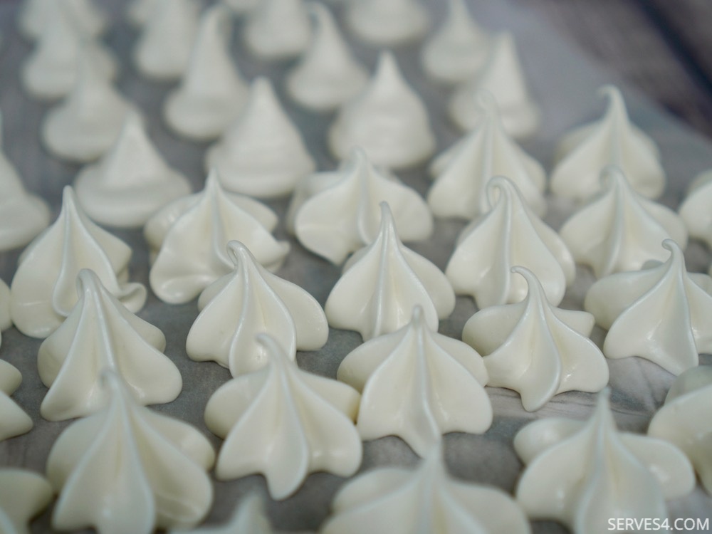 Meringue Kisses