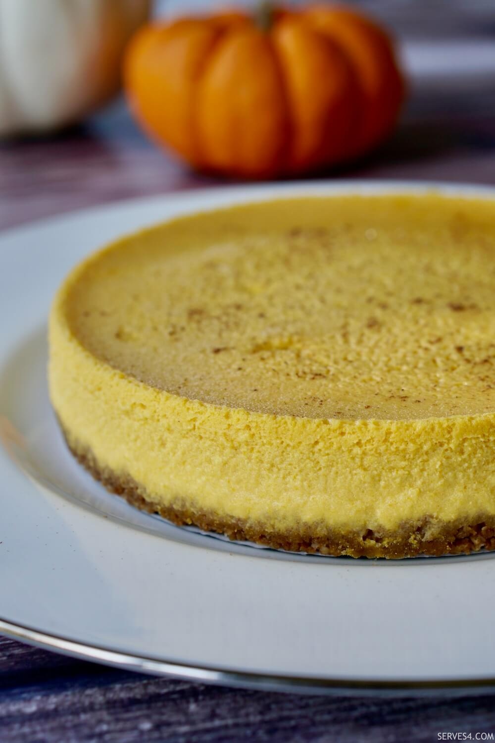 This mini pumpkin cheesecake recipe is light and fluffy and tastes of actual pumpkin flavour, you won't be able to stop at one slice!