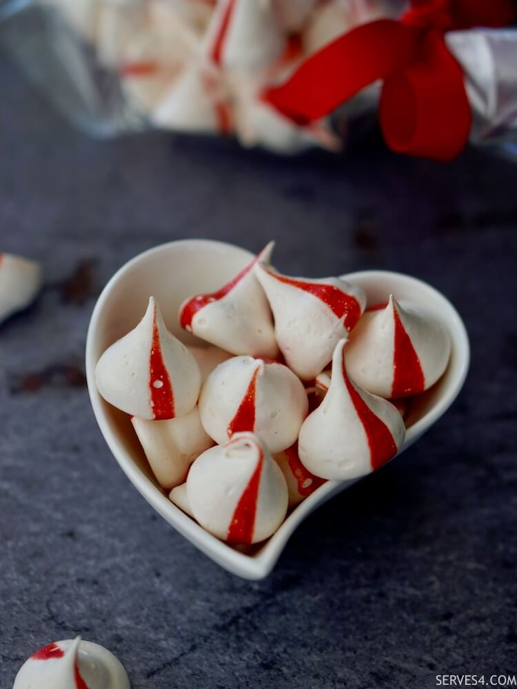 Peppermint Meringue Kisses