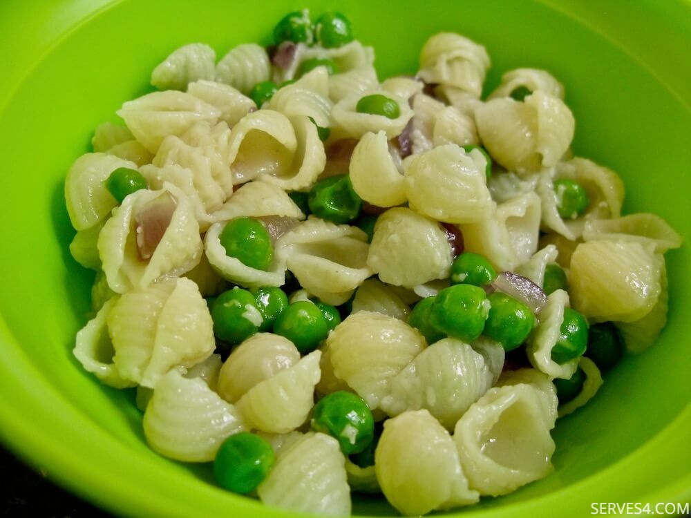 Another quick pasta recipe to delight your baby - Mini Pasta Shells with Peas is light yet filling.