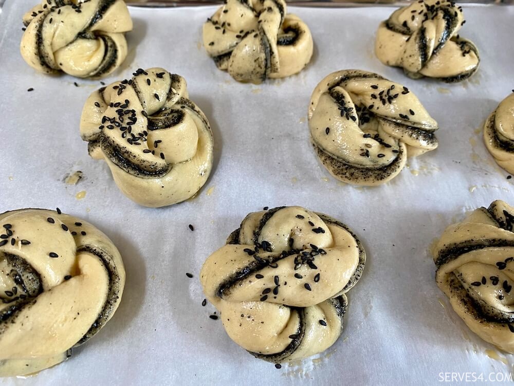 Making Black Sesame Buns