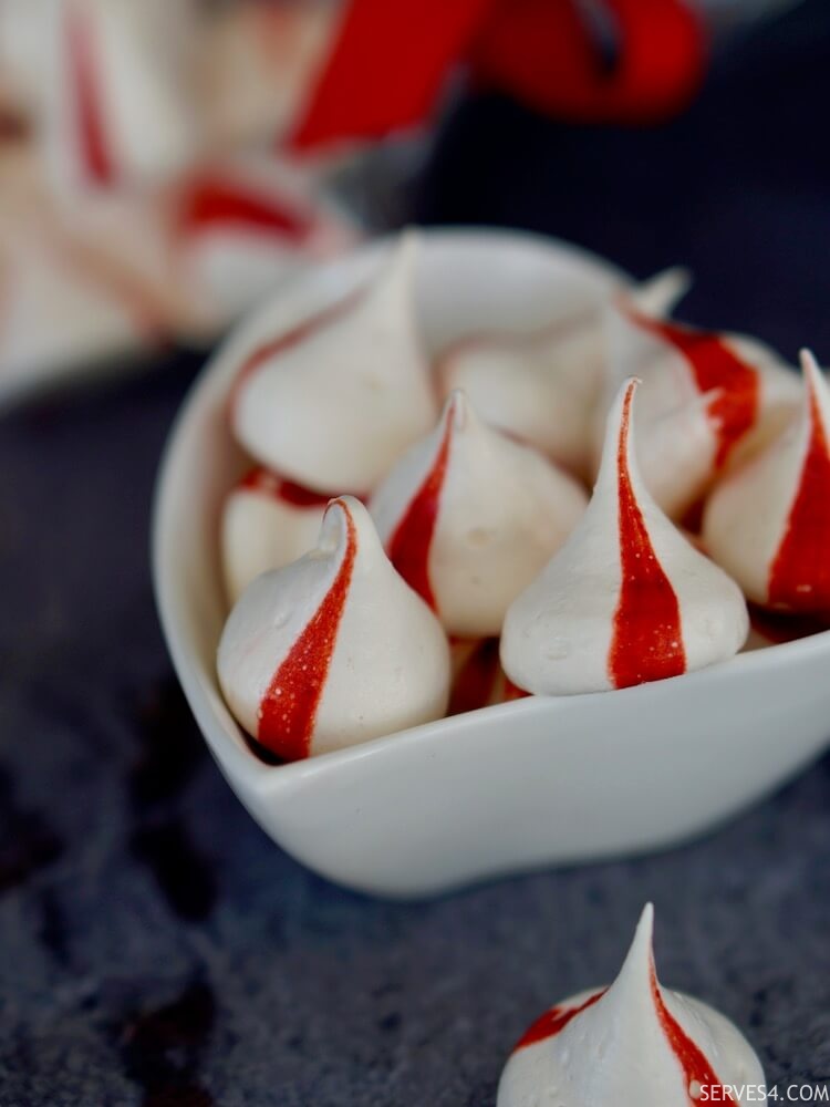 Peppermint Meringue Kisses