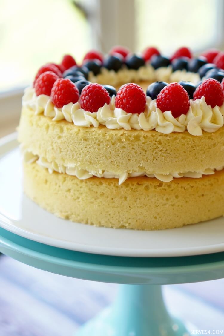 This Victoria sponge cake recipe is quick and easy to make - perfect for celebrations, garden parties, high tea or anything else!