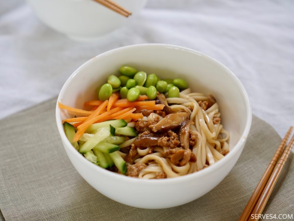 Chinese Zha Jiang Noodles (炸酱面)